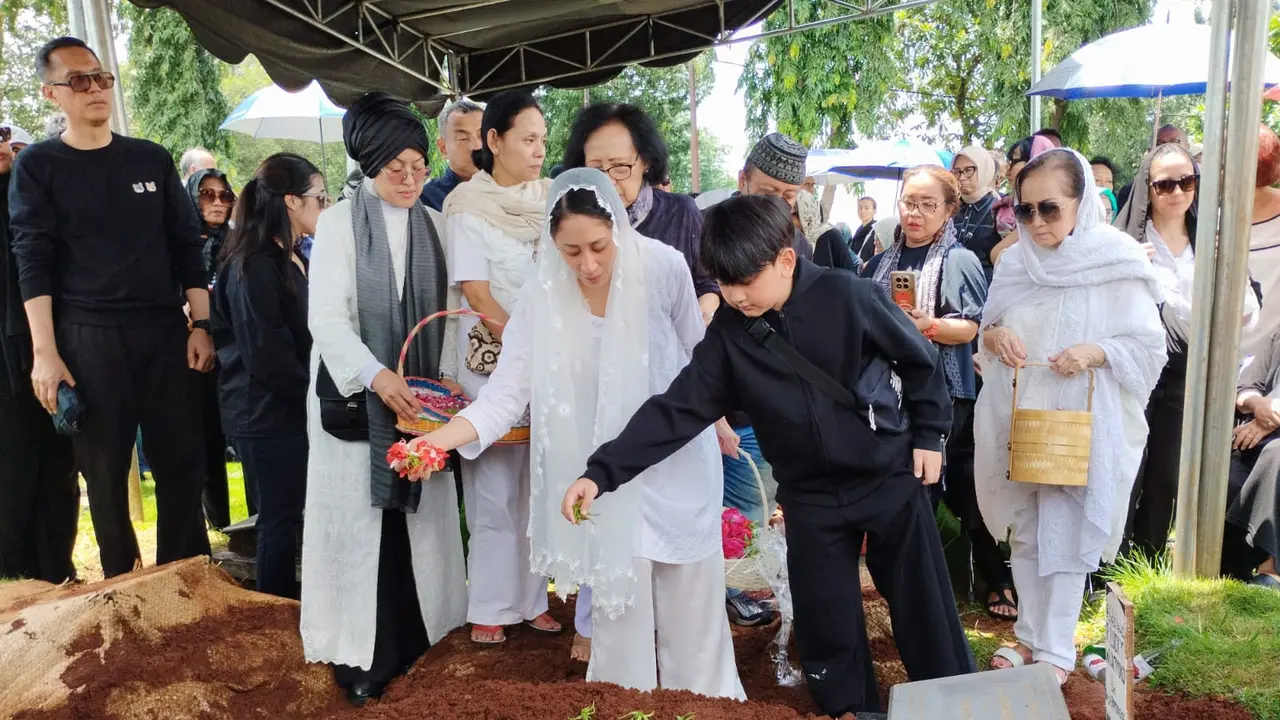 Pemakaman Lucky Widja