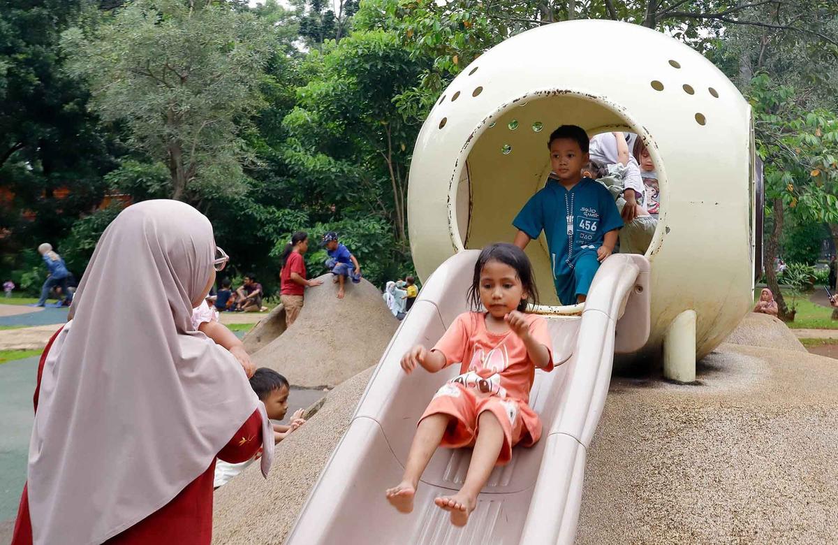FOTO: Serunya Mengisi Libur Akhir Pekan di Tebet Eco Park