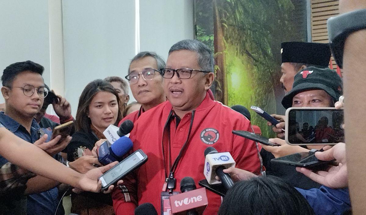 Hasto mengatakan, Budiman menerima sebuah penawaran. Tetapi, Budiman tak tergiur godaan Prabowo.
