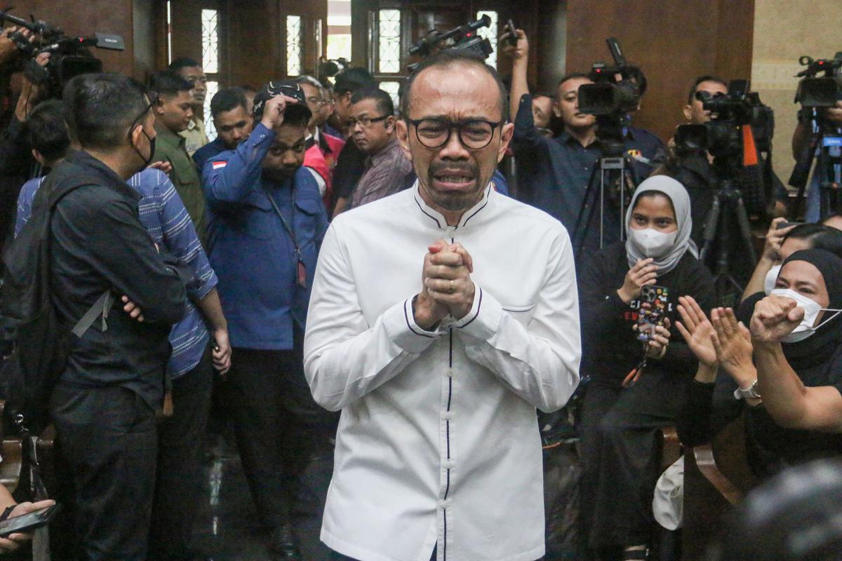 FOTO: Eks Dirut PT Pertamina Patra Niaga Divonis 9 Tahun Penjara dalam Kasus Korupsi Minyak Mentah PT Pertamina