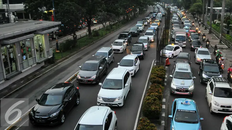 20160606- Bulan Puasa Jam Macet Pulang Kerja Bergeser Lebih Awal-Jakarta-YR