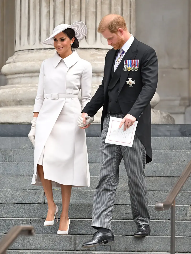 Meghan markle pangeran harry