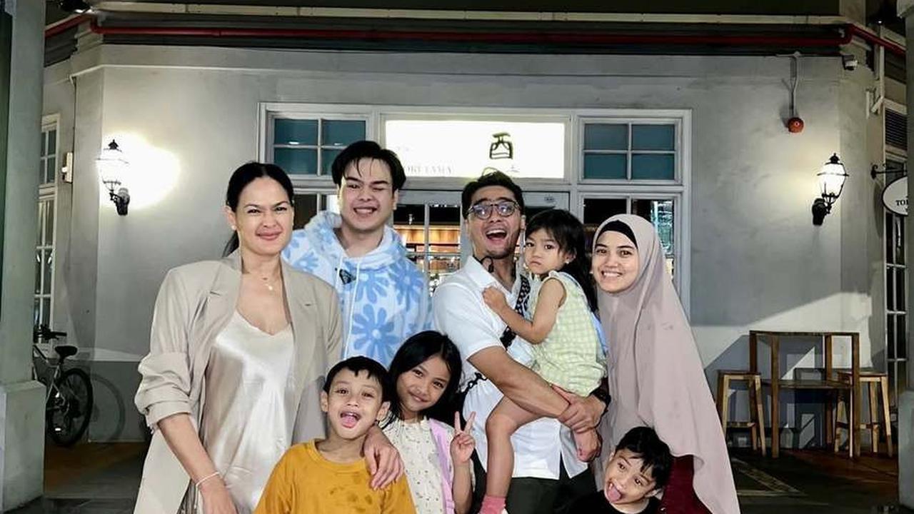 8 Potret Donna Harun yang Banjir Pujian, Nenek 4 Cucu Tetap Cantik Awet Muda Tanpa Pandang Usia