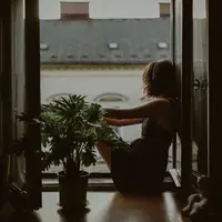 Bukan cuma lagu yang dihayati, emosi juga dihayati sama lima zodiak ini. (Sumber foto: