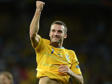 Ukraina sebagai negara Eropa yag pernah mencicipi ajang Piala Dunia maupun Piala Eropa dihuni para pemain yang tidak asing dengan atmosfer kompetisi top liga Eropa. Seperti deretan 5 top skor Timnas Ukraina berikut yang pernah dan masih berlaga di liga top Eropa. (AFP/Jeff Pachoud)