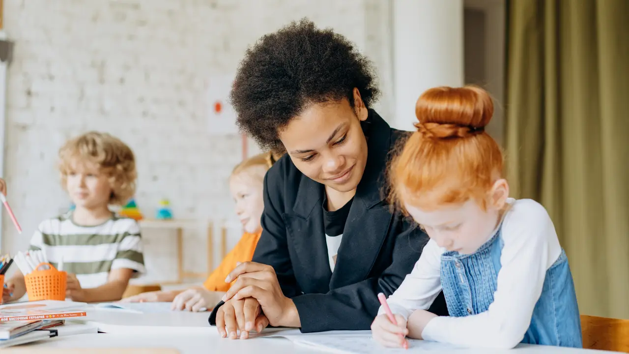 8 Tips Mendidik Anak agar Cerdas dan Kreatif Sejak Dini, Orangtua Wajib Tahu