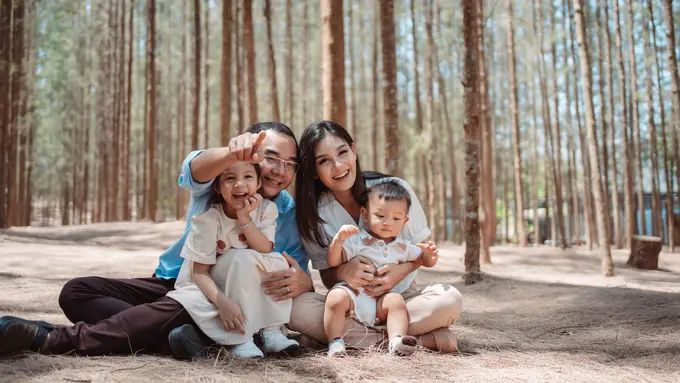 keluarga januari pola asuh green living