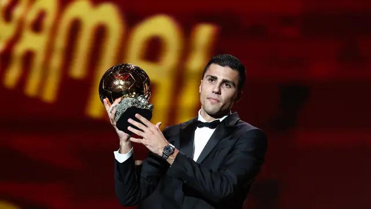 Singkirkan Dua Pemain Madrid, Rodri Raih Ballon d'Or