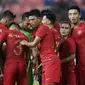 Para pemain Timnas Indonesia bersiap saat akan melawan Thailand pada laga Piala AFF 2018 di Stadion Rajamangala, Bangkok, Sabtu (17/11). Thailand menang 4-2 dari Indonesia. (Bola.com/M. Iqbal Ichsan)