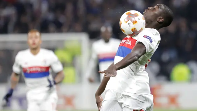 Lyon Hempaskan Everton