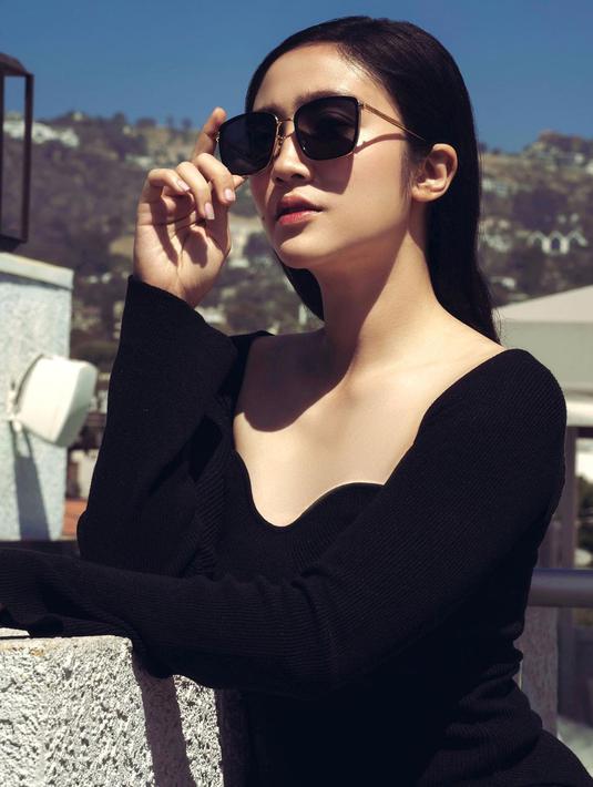 <p>Febby Rastanty menjadi salah satu aktris yang gemar mengoleksi kacamata jadi ngga heran jika ia pandai OOTD oufit. (FOTO: instagram.com/febbyrastanty/)</p>