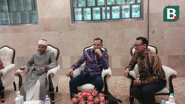 Timur Kapadze di Masjid Istiqlal