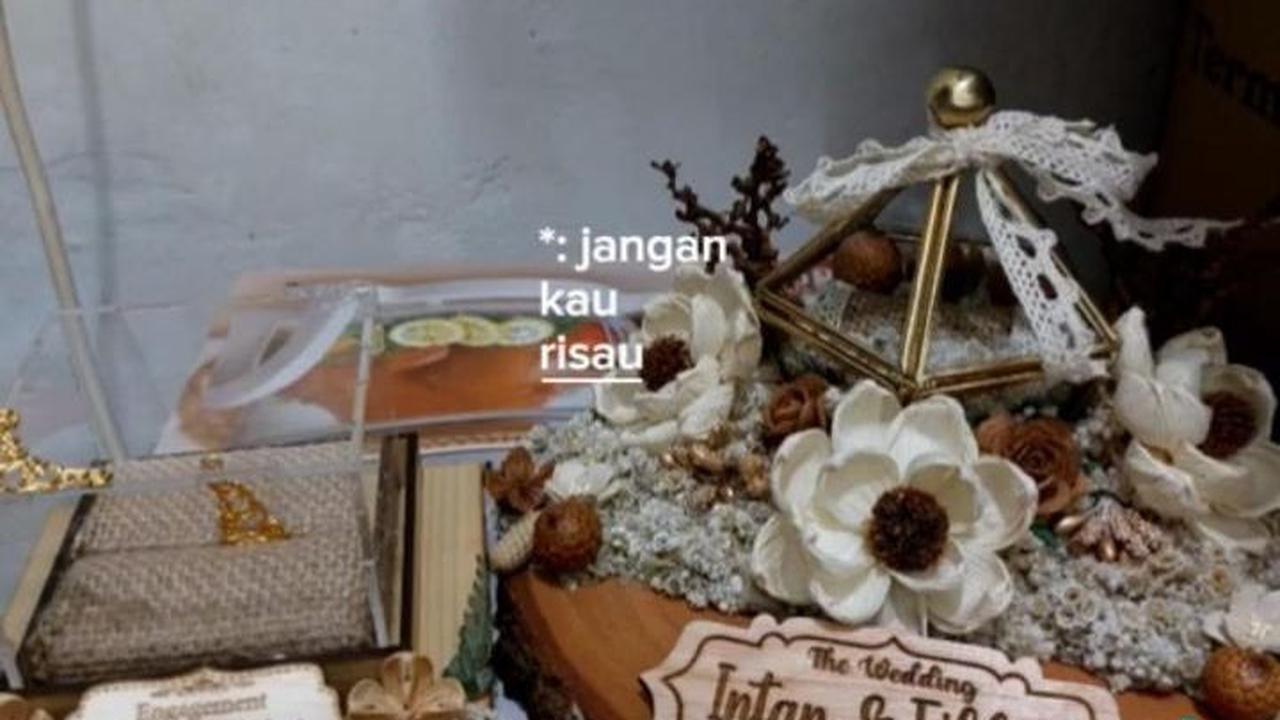 Bahkan seserahan yang dipilihkan calon suaminya pun baru sampai kepadanya. Seserahan ini seharusnya jadi saksi bersatunya cinta pada Februari 2024. Namun nyatanya ajal lebih dulu menjemput calon suaminya.