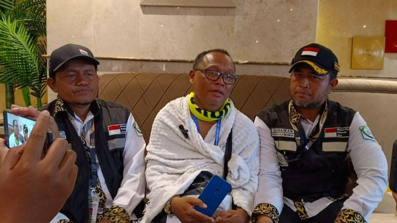 “Sejak berangkat semua tidak ada masalah apa-apa. Sampai di Embarkasi Bekasi juga masih normal,"&nbsp;