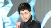 Kim Hyun Joong tengah dilaporkan wanita yang menjadi kekasihnya karena dugaan melakukan penganiayaan.