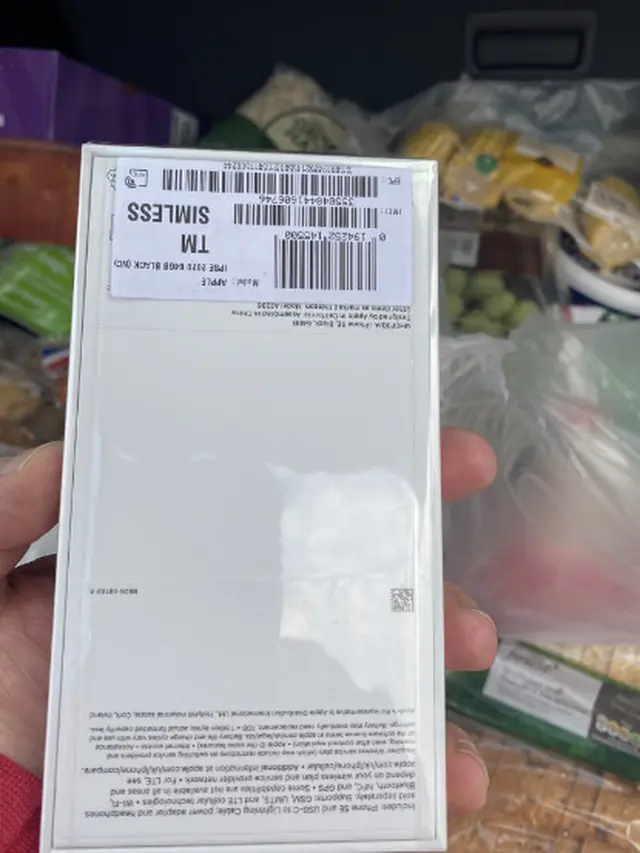 Beli Buah Apel di Supermarket Online, Pria Ini Malah Dapat iPhone SE