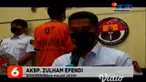 Seorang mahasiswa di Surabaya, ditangkap oleh Tim Cyber Patrol Ditreskrimsus Polda Jatim, karena menjual gadis di bawah umur. Dalam aksinya tersangka berusia 21 tahun ini, menjajakan korban ke para pria hidung belang, dengan memajang foto korban.
