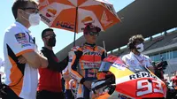 Pembalap Repsol Honda, Marc Marquez jelang balapan MotoGP Portugal di Sirkuit Portimao, Minggu (18/04/2021). (PATRICIA DE MELO MOREIRA / AFP)