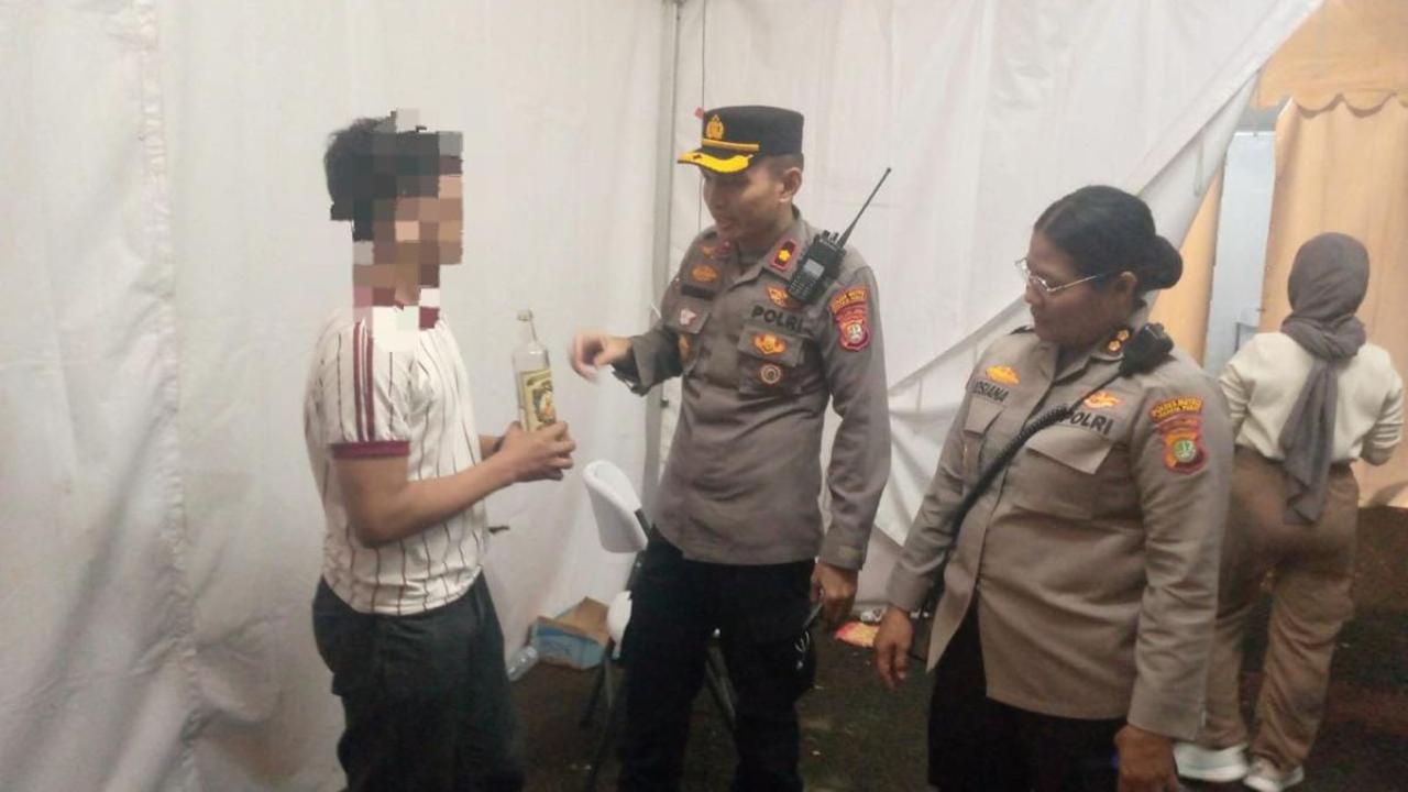 Nonton Indonesia Vs Filipina, Tiga Suporter Diciduk Polisi Gara-Gara Bawa Flare dan Miras Hendak Masuk GBK