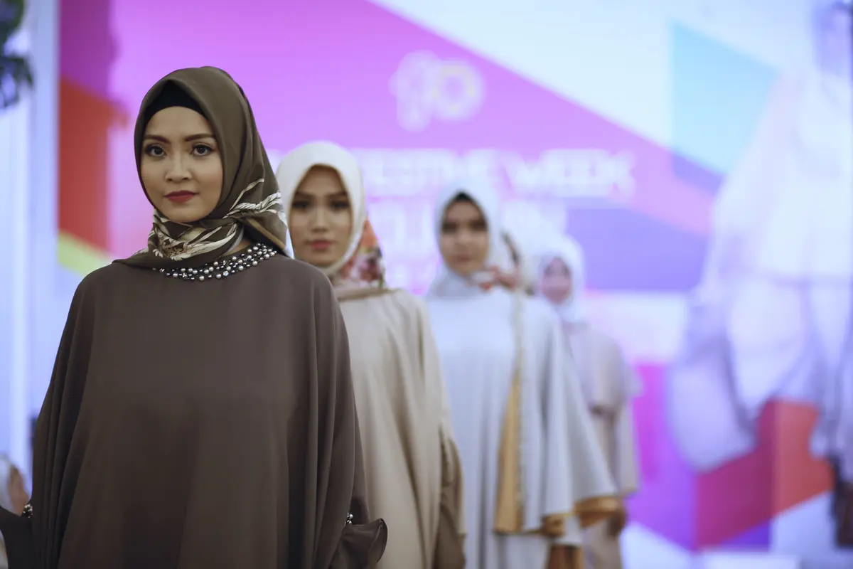 [Bintang] Busana hijab 