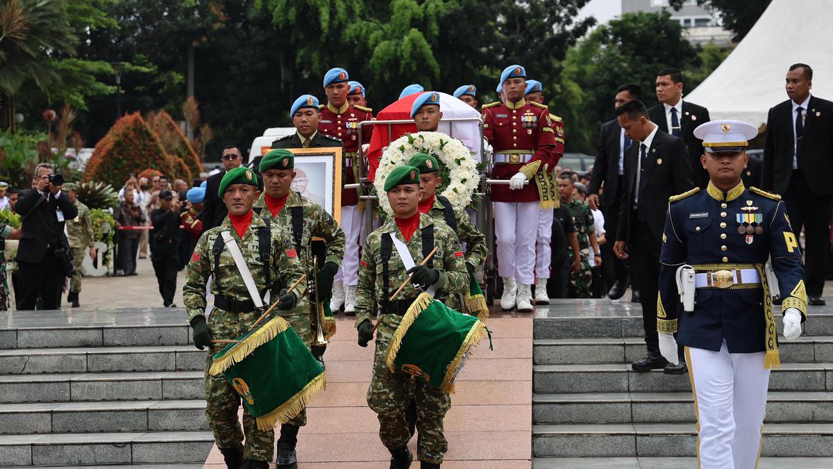 Apel Persada, Presiden Prabowo Subianto Pimpin Langsung Prosesi Pemakaman Try Sutrisno