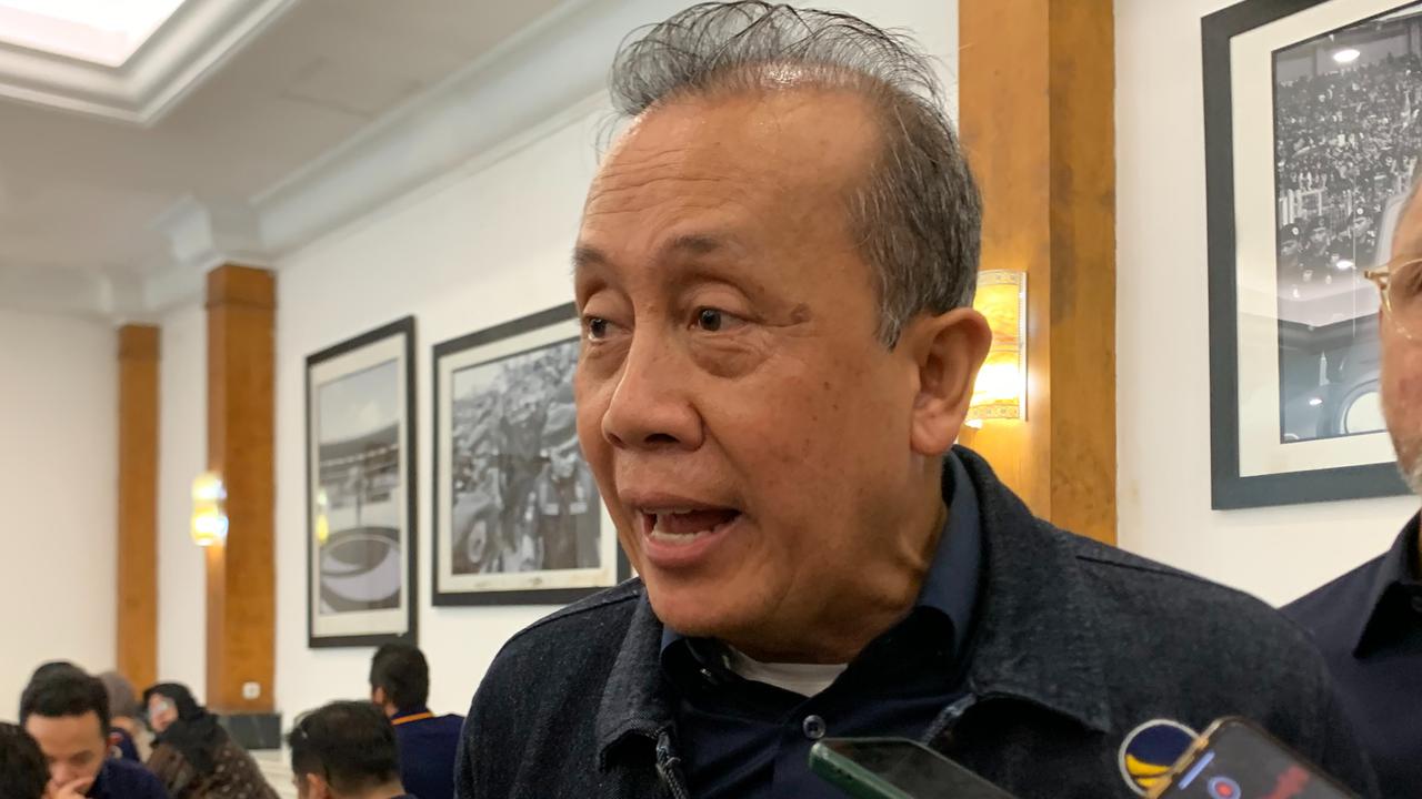 DPR ‘Colek’ Pemerintah Usai Viral Peternak di Pasuruan Buang 500.000 Liter Susu Protes Industri Pilih Impor