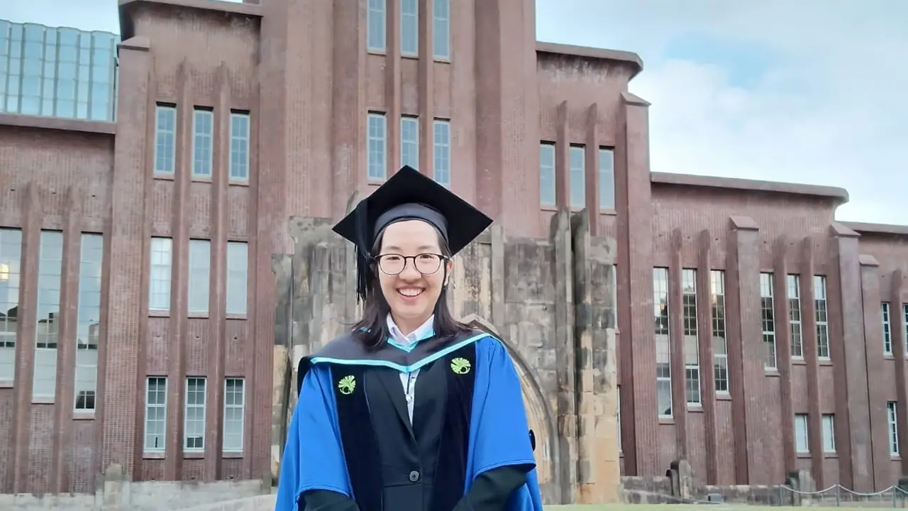 Kisah Inspiratif Dwina Perempuan Asal Bogor Peraih Gelar Sarjana S2 Science di University Tokyo