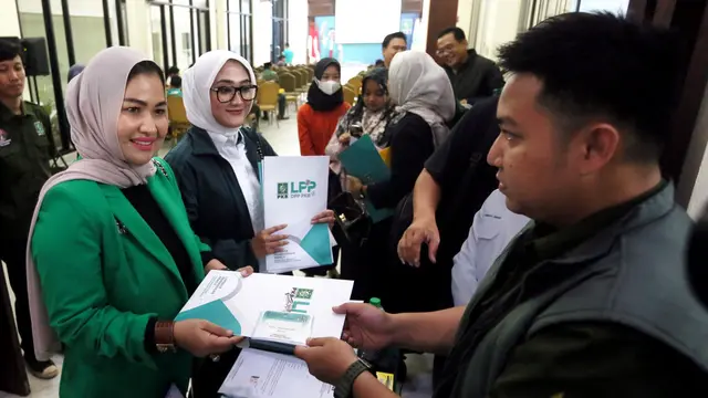 Penyanyi Camel Petir siap kembali bertarung dalam gelanggang pemilihan umum (Pemilu) sebagai calon legislatif (caleg) DPR RI Partai Kebangkitan Bangsa (PKB) pada 2024 mendatang (Istimewa)