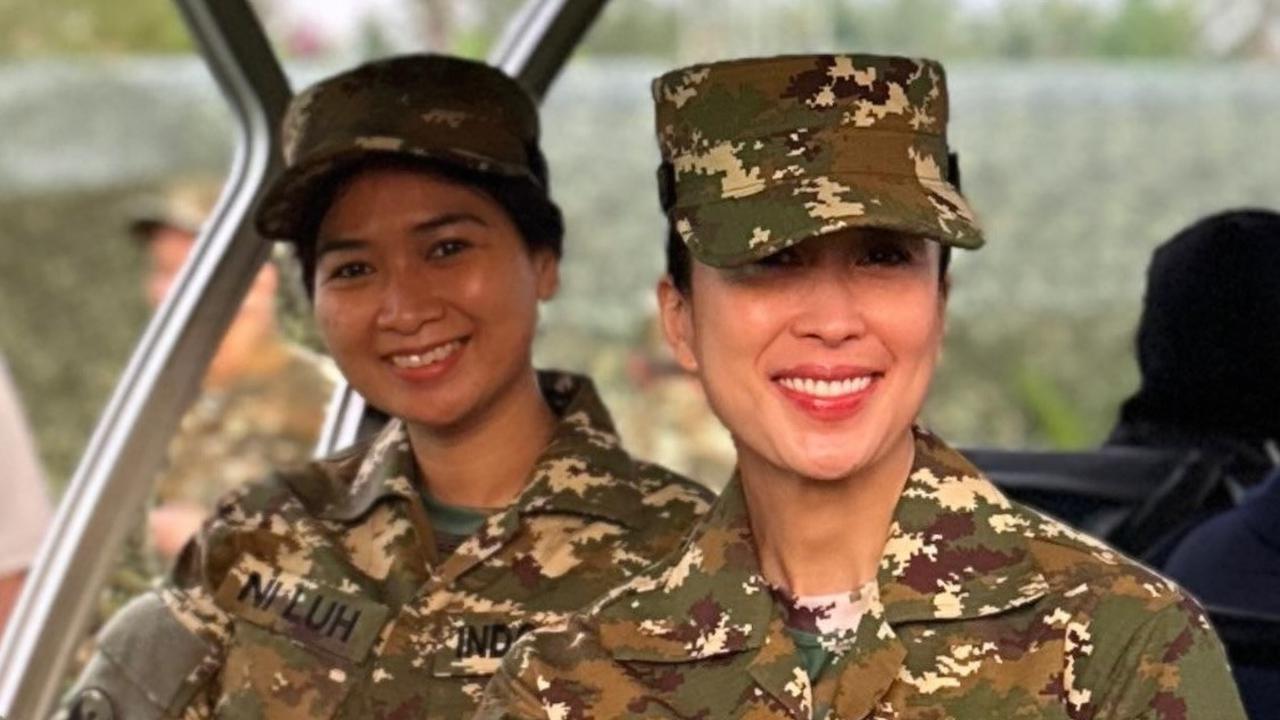 Pakai Seragam Loreng, Widiyanti Putri Menteri Pariwisata Cantiknya Mirip Kim Ji Won di Descendants of The Sun