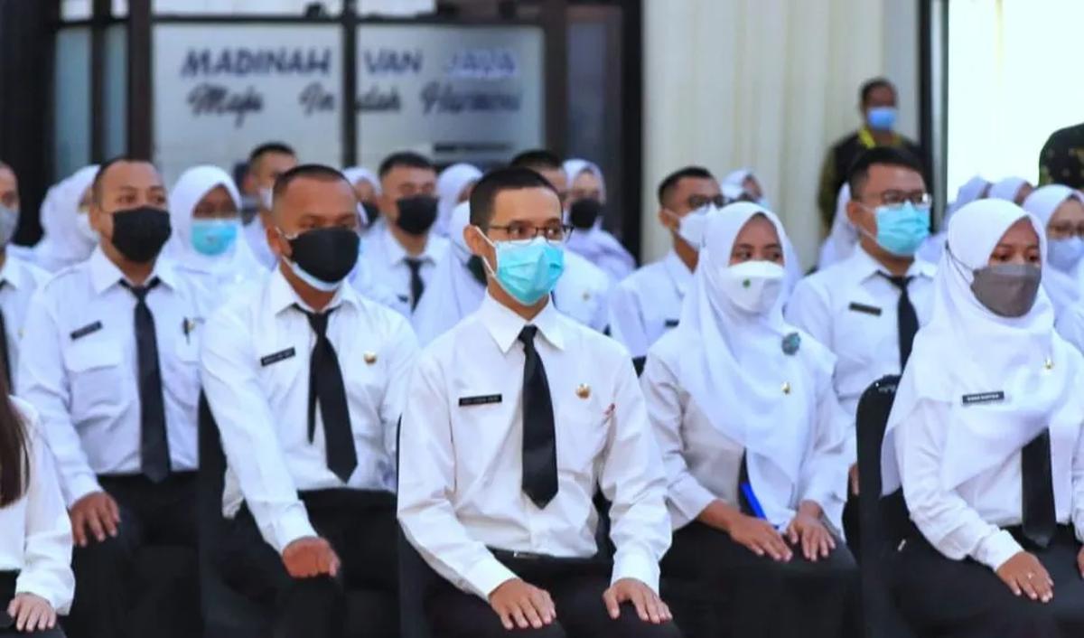 "Kita ada tim namanya BKN Ciset Computer Security Insiden Responsting. Jadi kalau ada pergerakan mencurigakan dari peserta langsung ketangkap oleh sistem,"