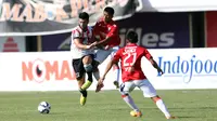 Banjir Kartu di Hari Pembuka Piala Presiden 2015