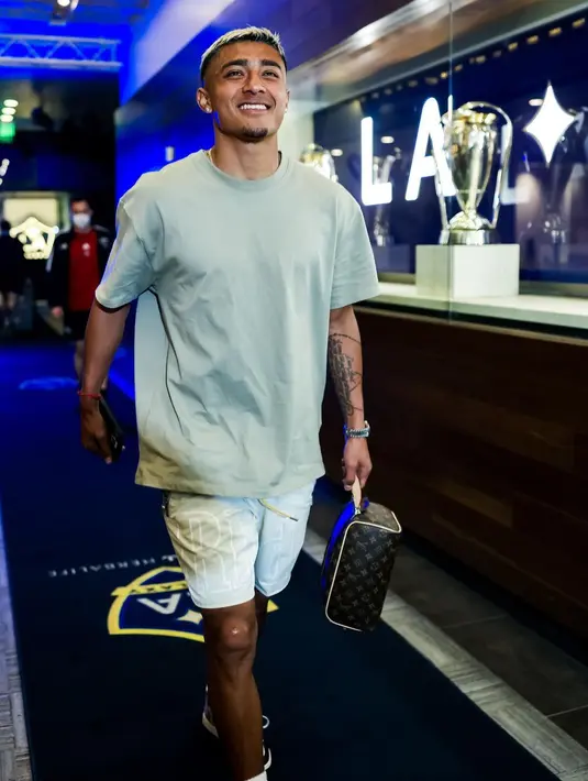 Sejak 2021, Julian Araujo membela Timnas Meksiko dengan torehan tiga penampilan. Sebelumnya, sang pemain malah sempat membela Timnas Amerika Serikat pada kelompok umur. (FOTO: instagram.com/julian__araujo/)