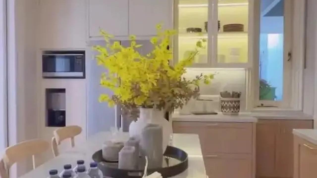 Desain Dapur Mewah Olla Ramlan di Rumahnya yang Senilai Rp 50 Miliar