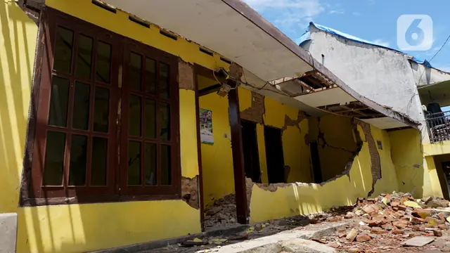 Rumah-Rumah di Kampung Majangtengah Rusak Akibat Gempa