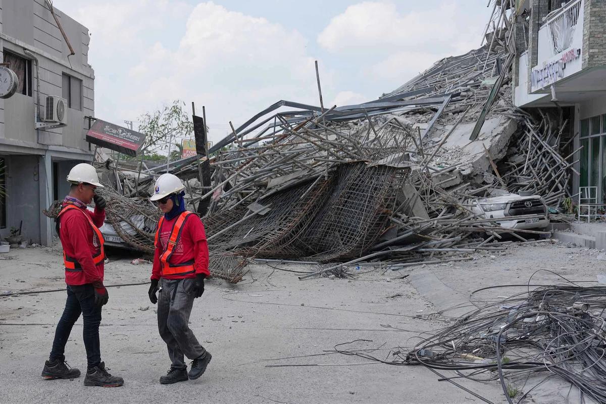 FOTO: Pencarian Korban Gedung Runtuh di Filipina Terus Berlangsung