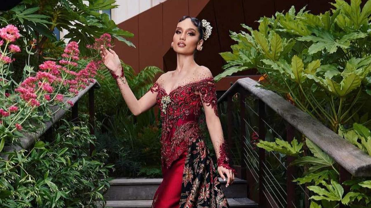 Muncul di Karpet Merah Festival Film Cannes 2025, Cinta Laura Tampil Memukau Pancarkan Aura Putri Keraton dengan Kebaya dan Sanggul Modern
