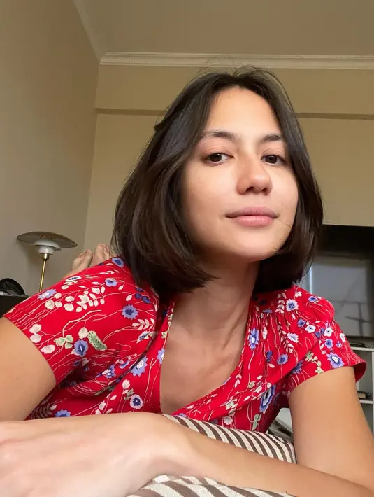 Pevita sendiri cukup sering mengunggah appreciation posts untuk dirinya sendiri. [Instagram @pevpearce]