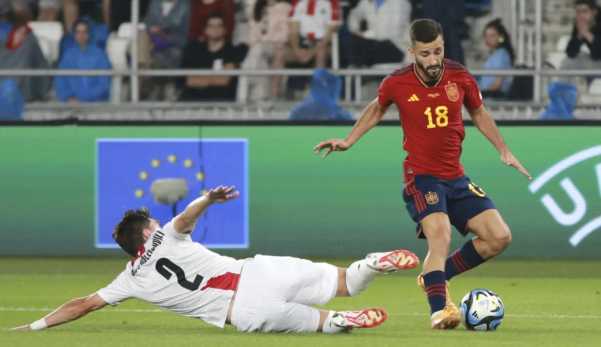 Berkat hasil ini, Spanyol kini menempati peringkat dua klasemen Grup A dengan poin 6 dari tiga pertandingan yang sudah dilakoni. (AP Photo/Zurab Tsertsvadze)