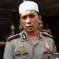 Kapolres Jakarta Selatan Komisaris Indra Jafar menyambangi rumah duka pensiunan TNI AL yang dibunuh. (Liputan6.com/ Ady Anugrahadi)