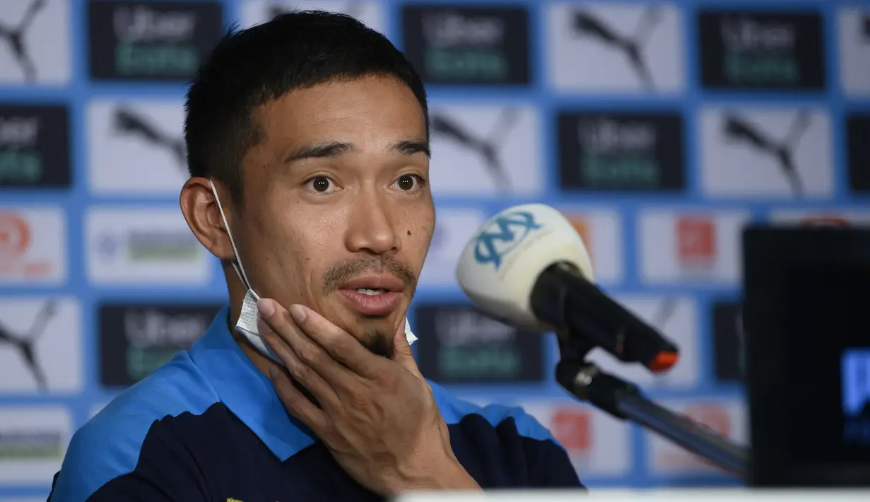 Bek baru Marseille, Yuto Nagatomo  saat konferensi pers di Marseille (2/9/2020). Nagatomo bermain selama tujuh musim di Inter Milan (2011 sampai 2018).  (AFP/Christophe Simon)