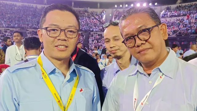 Ketua Umum Pergerakan Warga Indonesia (Perwira) Dr. Suandi Silalahi (kanan) Bersama Menteri Luar Negeri Sugiono (Istimewa)