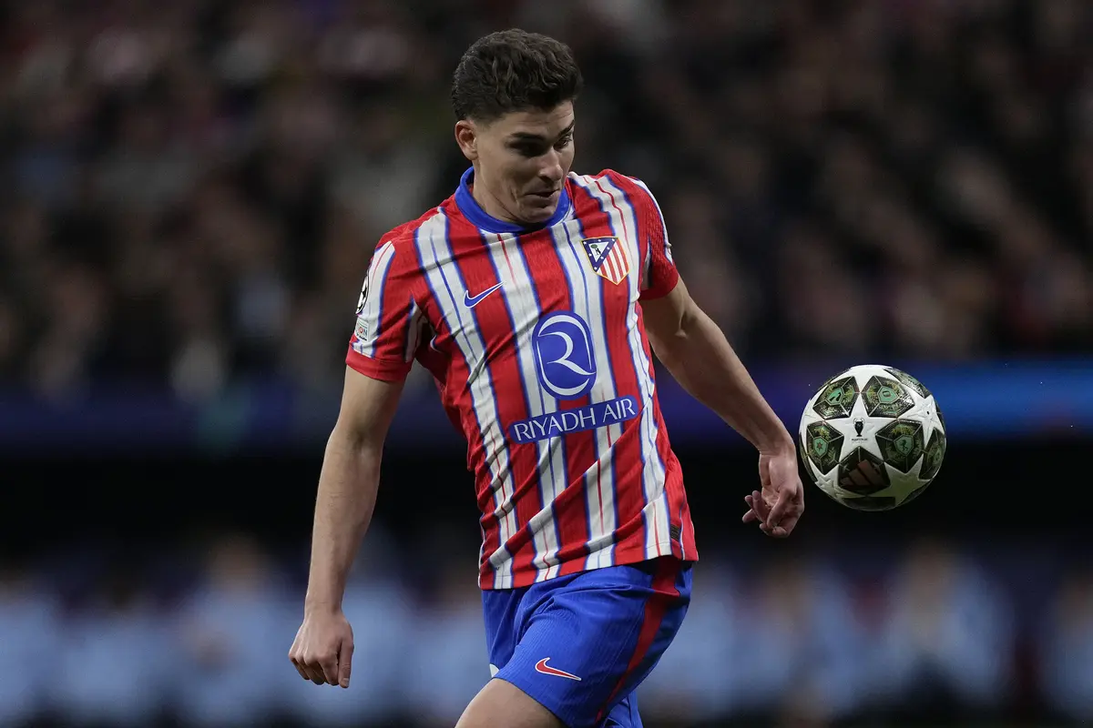Foto: Penalti Kontroversial Julian Alvarez Buat Rugikan Atletico Madrid di Liga Champions
