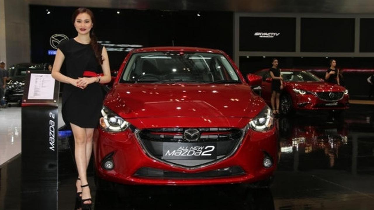 Model seksi nan ayu ini bikin aura GIIAS 2015 jadi panas