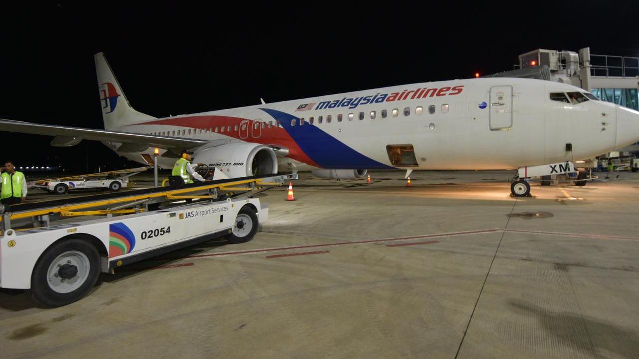 Malaysia Airlines (MH) melakukan penerbangan perdana dengan rute Kuala Lumpur-Kertajati