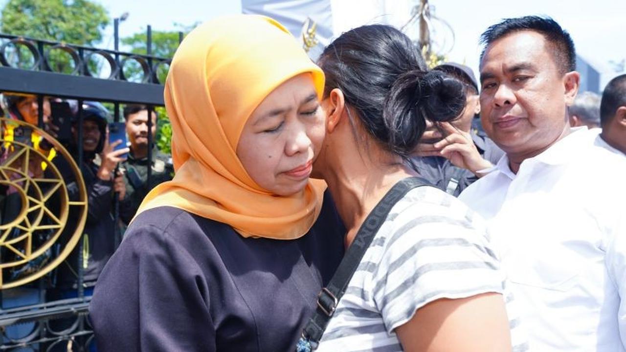 Trivia: Ajak Masuk Grahadi, Gubernur Khofifah Dengarkan Aspirasi Masyarakat Jawa Timur