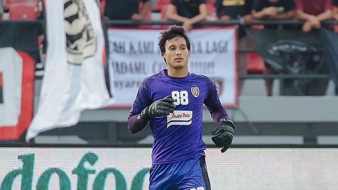 Penjaga gawang Bali United, M Ridho