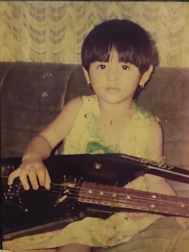 Punya Gaya Rambut Pendek, ini 5 Potret Masa Kecil Audy Item yang Imut