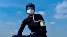 Bukan rahasia lagi jika mantan rekan duet Maia Estianty ini termasuk artis yang suka berolahraga. Bersepeda menjadi salah satu olahraga yang digemari oleh Mey Chan. Gayanya saat bersepeda terlihat tetap stylish.(Liputa6.com/IG/@ditaofficial.id)