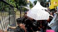 Ribuan Penonton Metallica Berdatangan ke Senayan, Pagar GBK Jebol