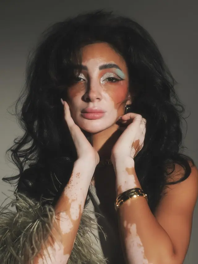 Potret cantik Logina Salah (credit: instagram/loginasalah)
